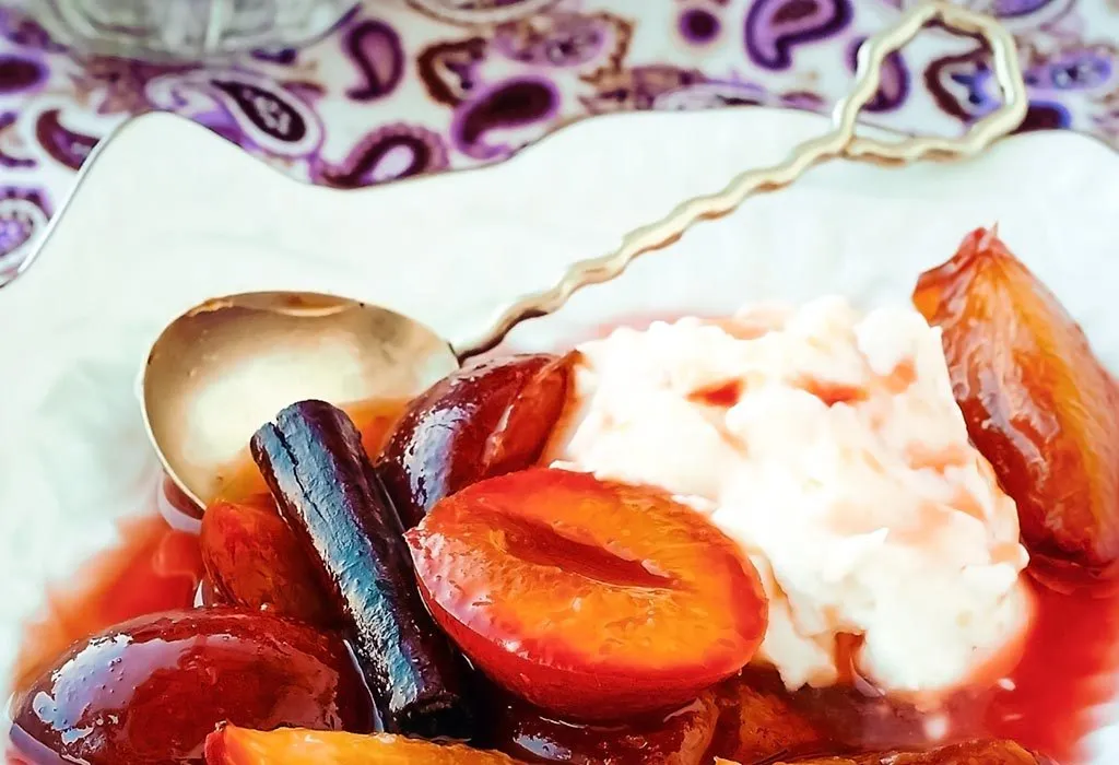 Yoghurt With Roasted Plums