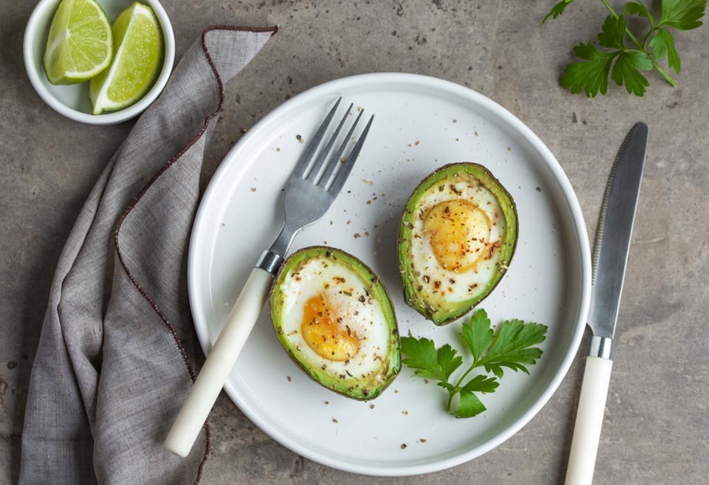 AVOCADO WITH BAKED EGG