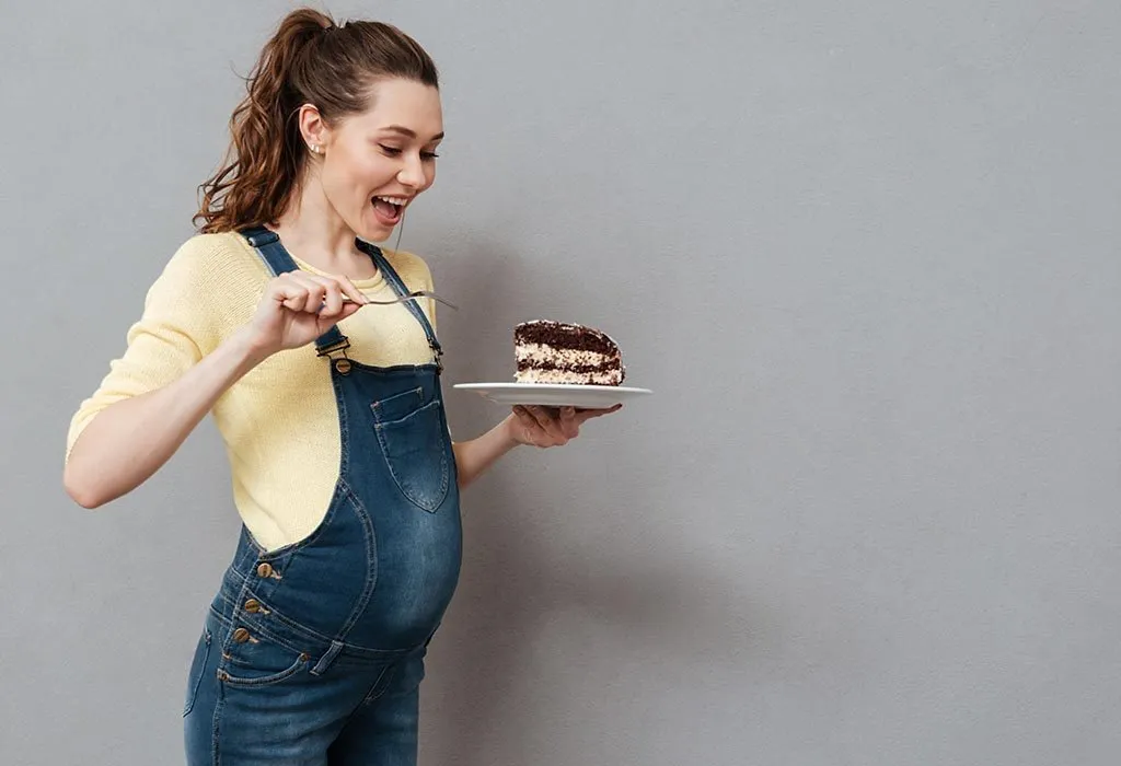 Cakes :: Pregnant lady Cake