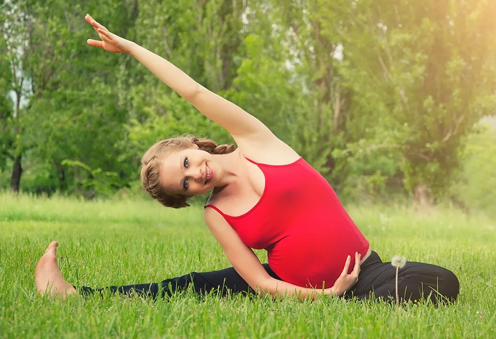 Yoga Poses For Pregnant Women in Last Trimester, Factors One Should Keep in  Mind