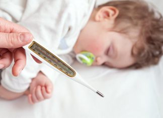 बच्चों में टाइफाइड – कारण, लक्षण और उपचार बच्चों में टाइफाइड - कारण, लक्षण और उपचार