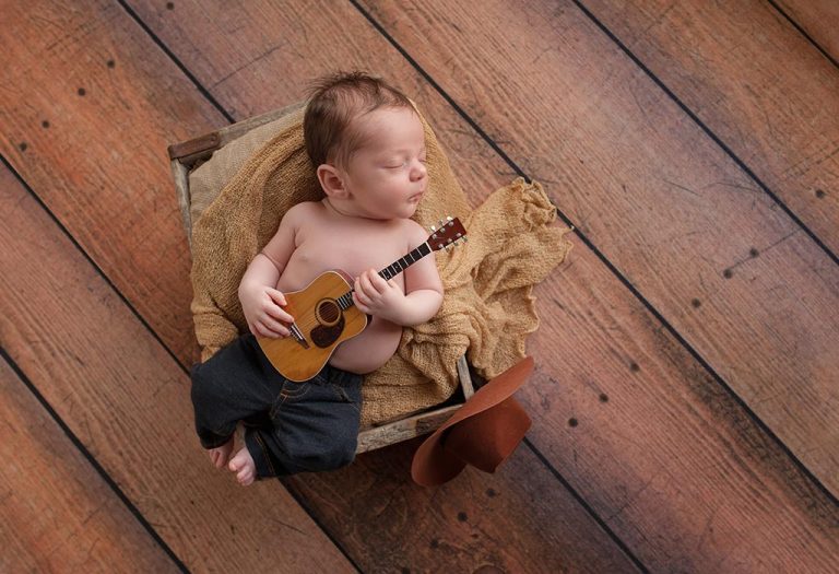 Your 3 Week Old Baby - Development, Milestones & Care