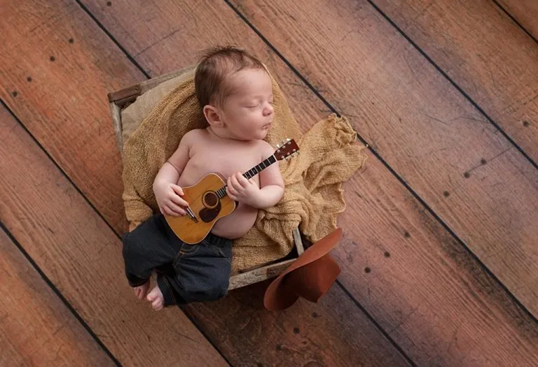 Your 3 Week Old Baby - Development, Milestones & Care