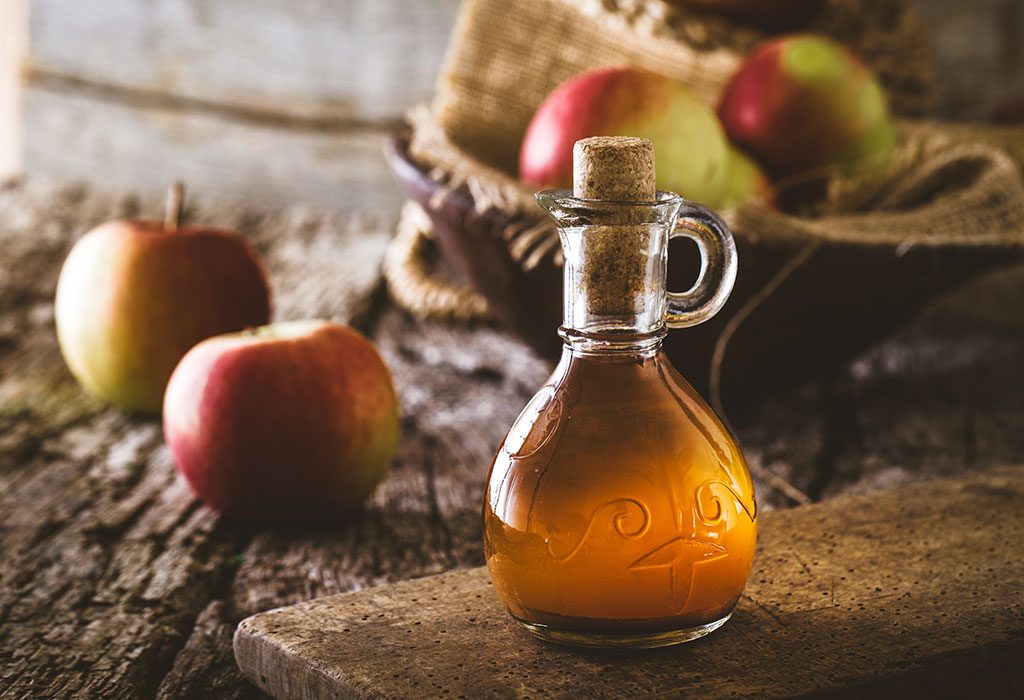 Traiter les pellicules naturellement pendant la grossesse avec le vinaigre de cidre de pomme