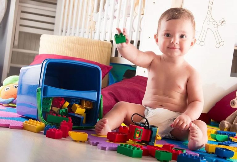 Your 30 Week Old Baby - Development, Milestones & Care
