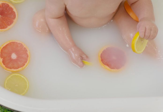 Breast Milk Bath for Babies - Benefits and How to Make