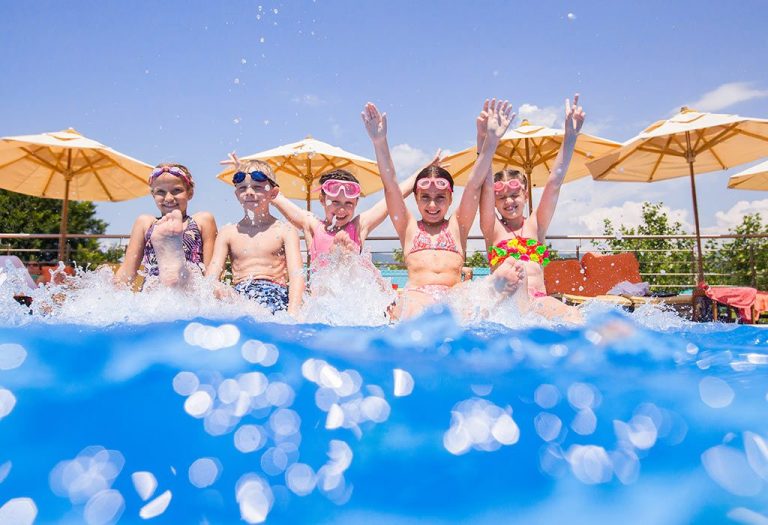 20+ Super Fun Swimming Pool Games for Kids