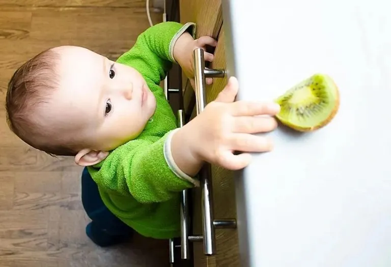 Giving Kiwi to Babies - Health Benefits & Recipes