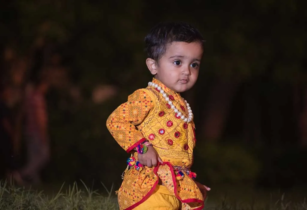 Dress to Impress Krishna Dress for Kids Baby Krishnashtami Janmashtami with  Dhoti, Cumerband, Patka, Bansuri, Mor Pankh, Mukut, Kundal, 5 Layer Mala,  Baju Band, Cumerband Mala (7-8 Years) : Amazon.in: Clothing & Accessories