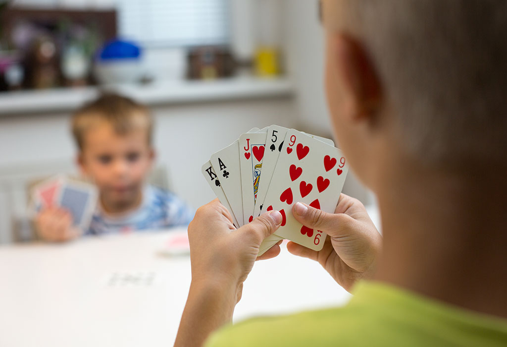 Jouer aux cartes