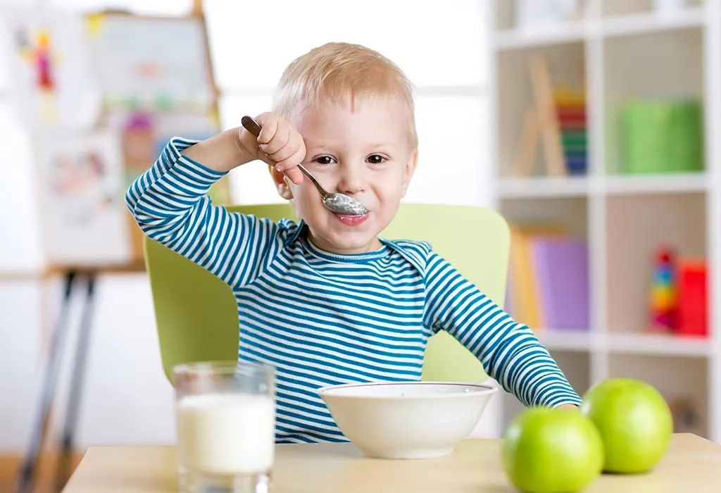 Giving Milk to Toddlers - Importance & How To Choose The Best Milk