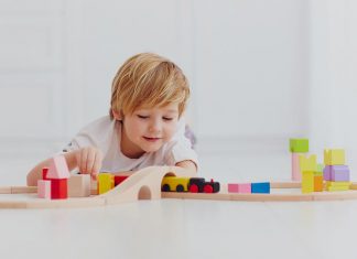 2 साल के बच्चे के लिए 25 मजेदार डेवलपमेंटल एक्टिविटीज