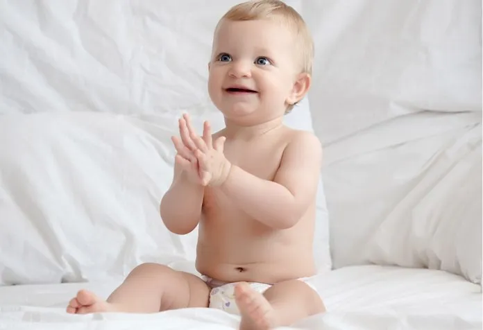 BABY CLAPPING MILESTONE