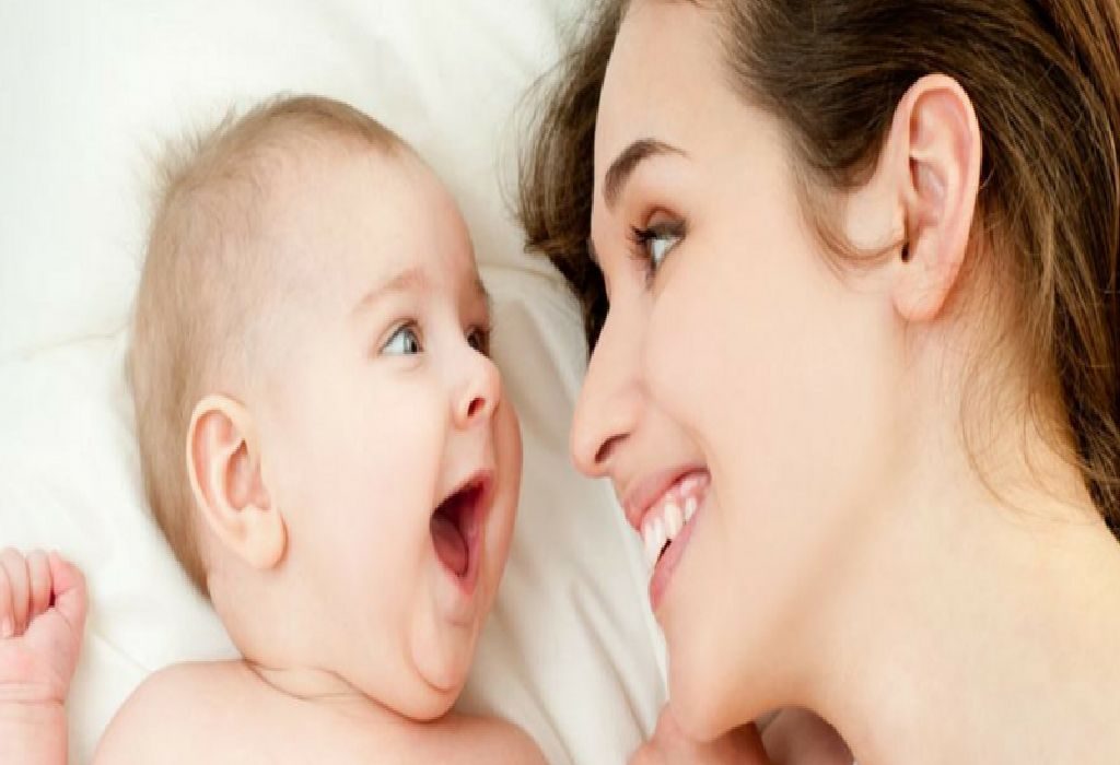 10 Definite Signs That Prove Your Baby Loves You Back!