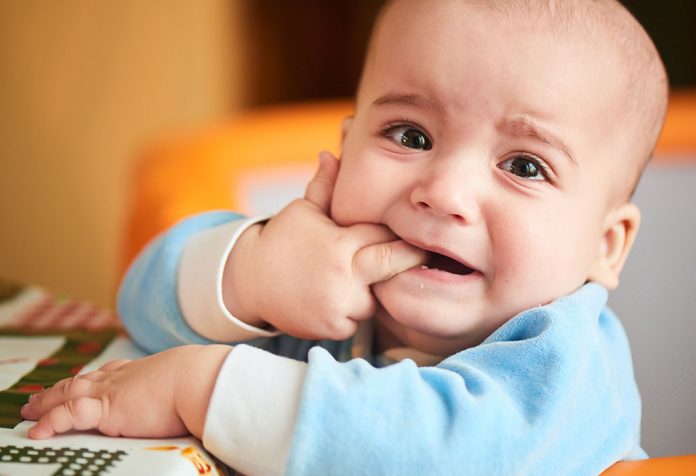 क्या दस्त शिशुओं के दाँत निकलने का लक्षण है?