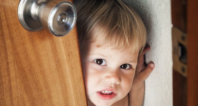 5 hilarious things that happen to a baby when mom goes to the bathroom