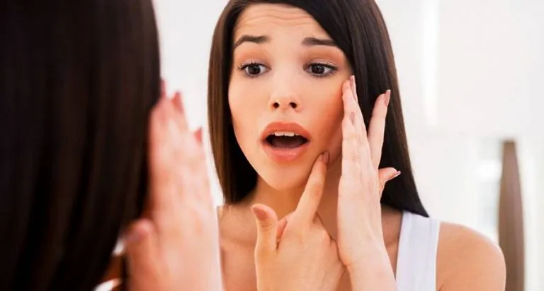 6 Side Effects of Using the Wrong Skincare Products as a New Mom!