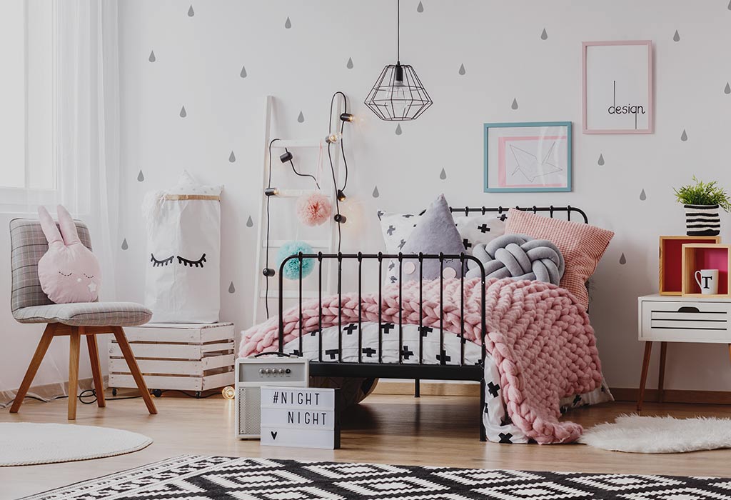 10 Innovative Ideas For Decorating A Little Girl S Bedroom While most of the teenage girls' bedrooms are furnished with pink color, this white bedroom is highlighted with yellow. 10 innovative ideas for decorating a