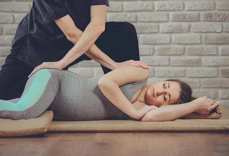 Chiropractor in Pregnancy - Benefits and Safety