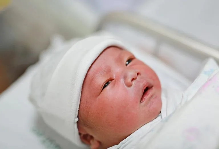 Baby Sleeps With Eyes Open - Is it Worrisome?