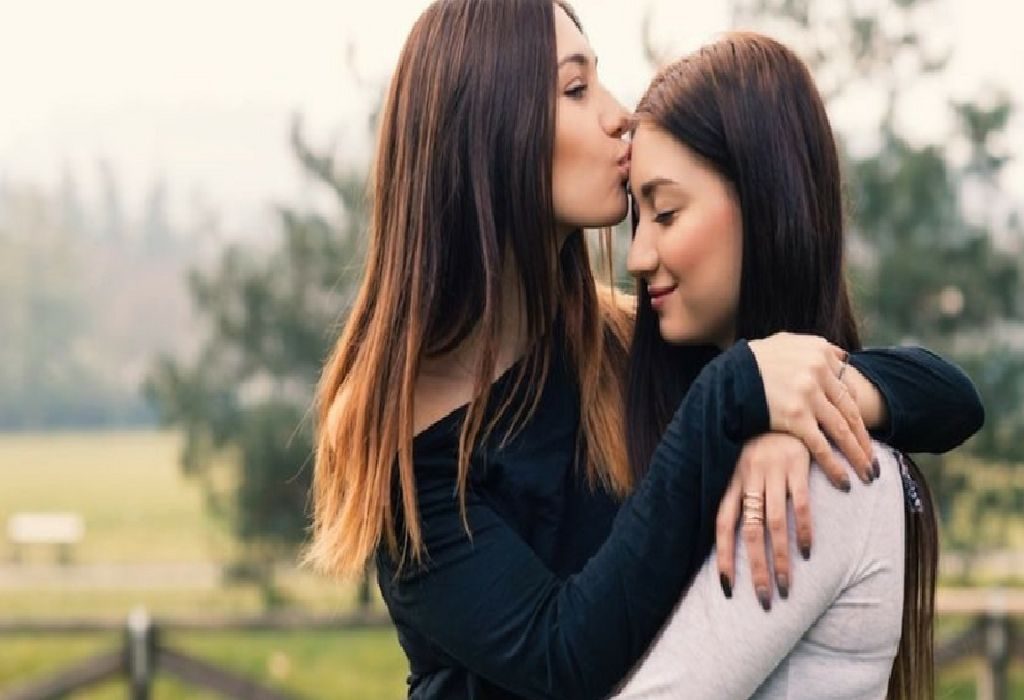 People With Sisters Turn Out to be Better People: Science Says