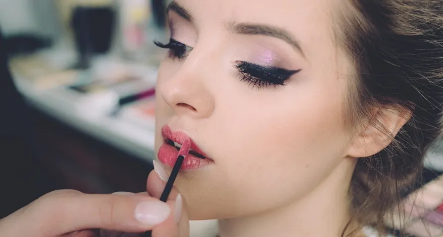 How to Make the Perfect Sprinkle Lip - Make Up Tutorial