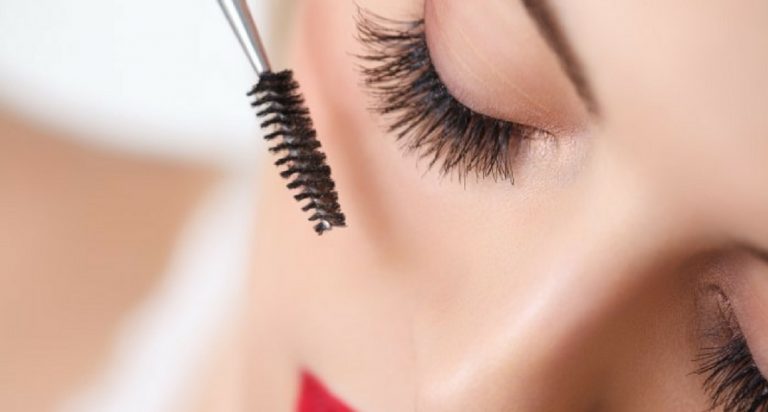 These 6 Mascaras Give You a Dramatic “Fake Lash” Effect No Matter What Your Budget!