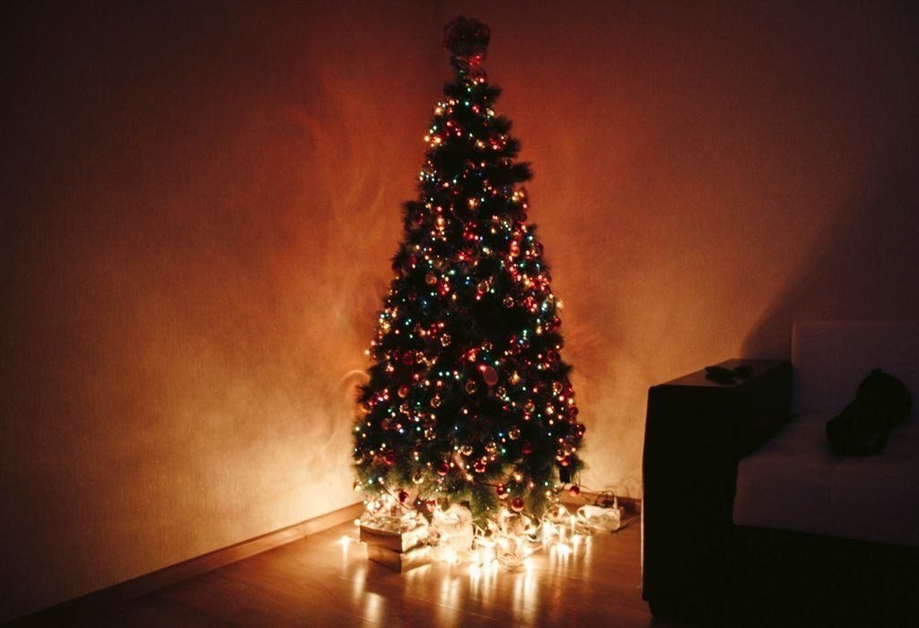 29 Unique Christmas Tree Decoration Themes