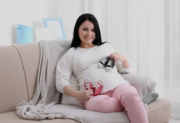 Twin Fetal Movement - Feeling the Babies Move