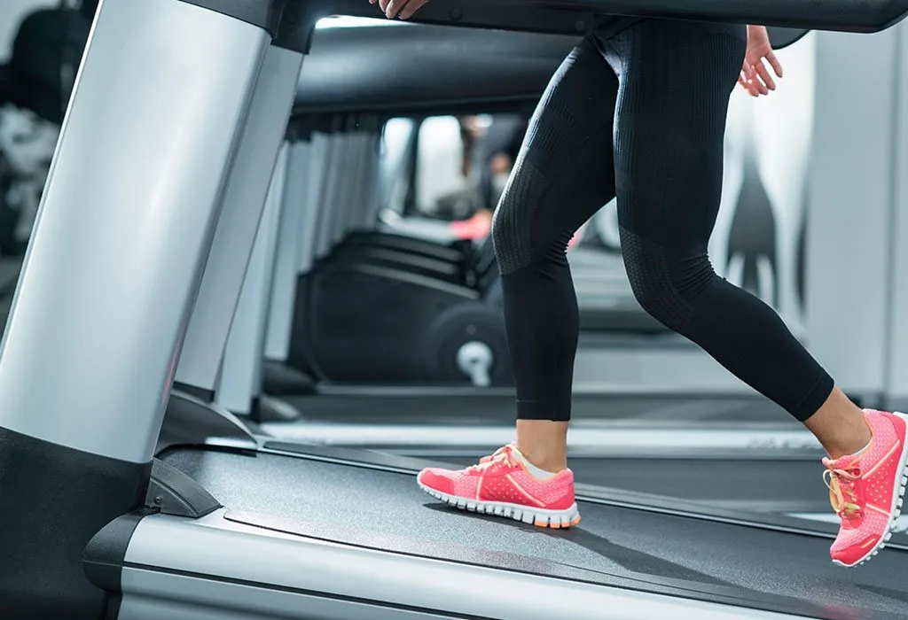 How Much Walking on the Treadmill Is Safe While Pregnant?