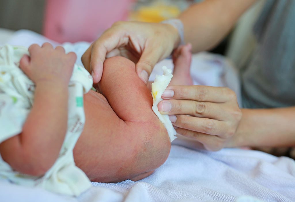 Watery Stool in Newborn Babies – Is It Normal?