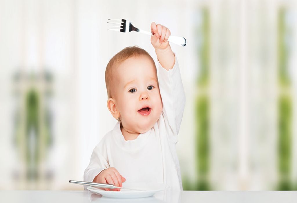 baby self feeding