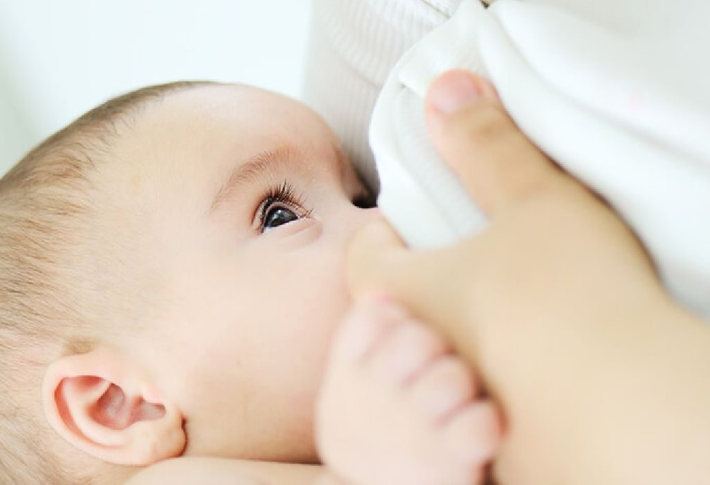 Breastfeeding vs. Formula Feeding – 10 Differences You Must Know About