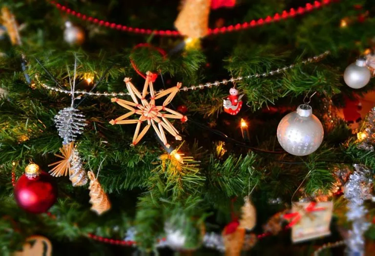 17 Creative New Year's Art and Craft Ideas for Kids