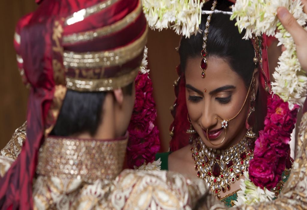 8 Things You Must Have Experienced Only If You Had an Arranged Marriage!