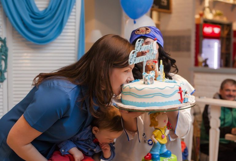 14 Ways To Celebrate New Year Eve With Your Family
