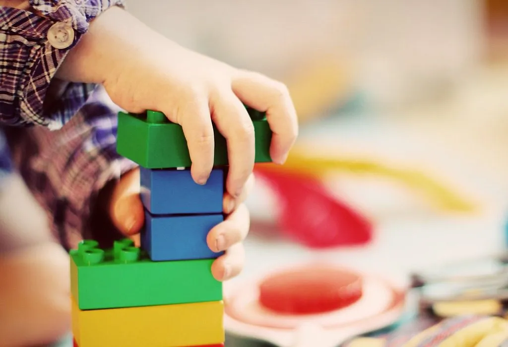 15 Ways to Keep Kids Busy When You Need to Get Stuff Done