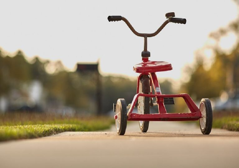 The Right Time to Buy Your Child his First Tricycle