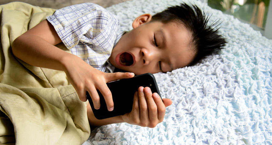 10 Very Important Things Parents MUST Do To Prevent Gadget Addiction in Kids !