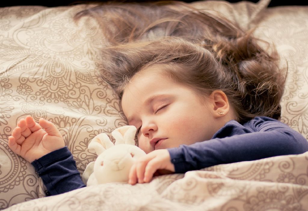 Tips to Prepare Toddlers to Sleep in New Environments