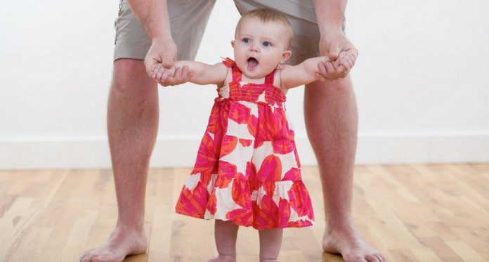 Stop believing these myth about baby walking