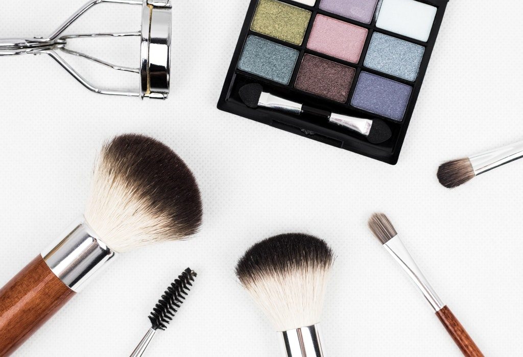 5 Funny Situations For Women Who Hate Makeup