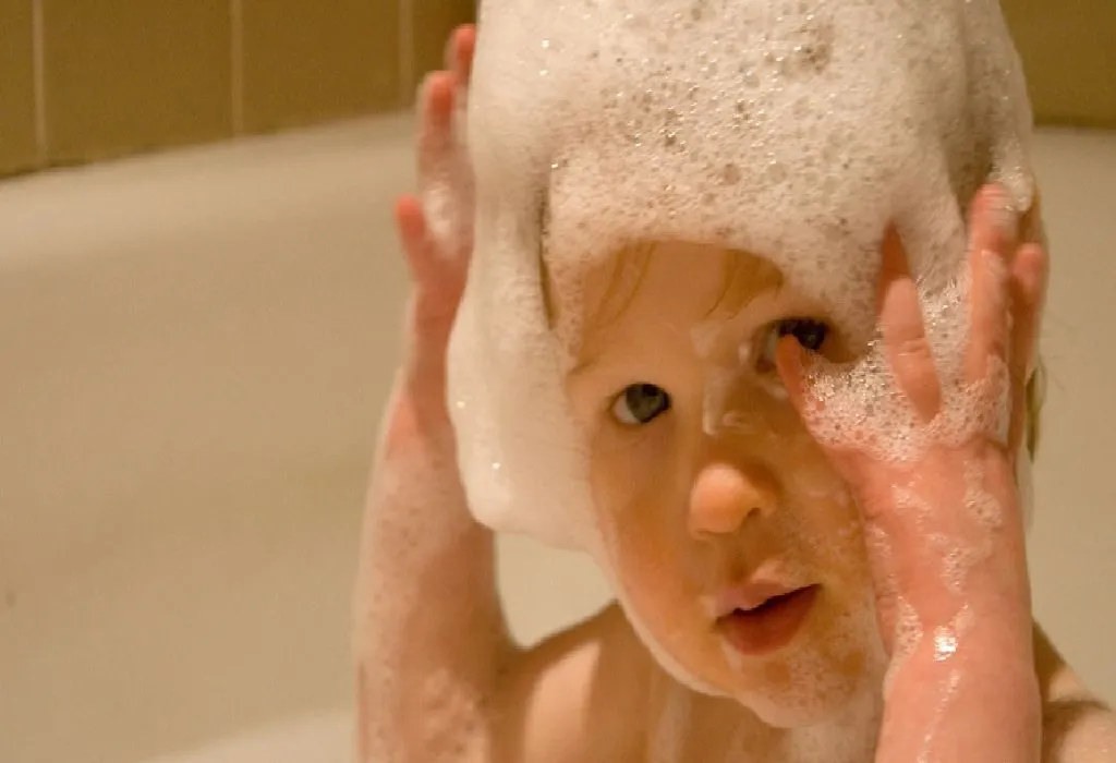 4 Essential Shampoo & Hair Washing Precautions For Moms