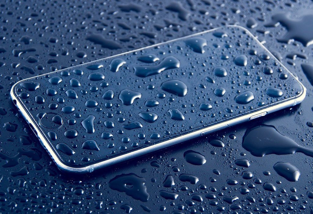 5 Easy Ways to Keep Gadgets Snug and Safe This Monsoon