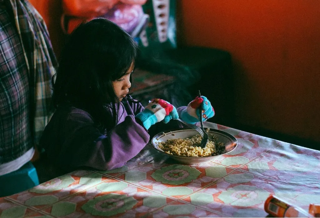 Ways to Get Your Child Use Eating Utensils