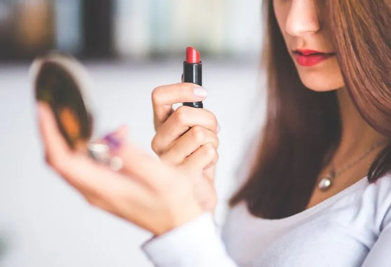 What Make-Up Products To Use During Pregnancy