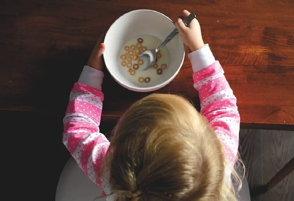 Spoon Feeding Tips: How to Teach Toddler to Feed Themselves