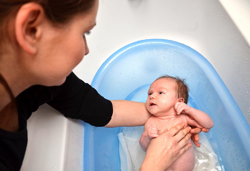 when should a baby have its first bath