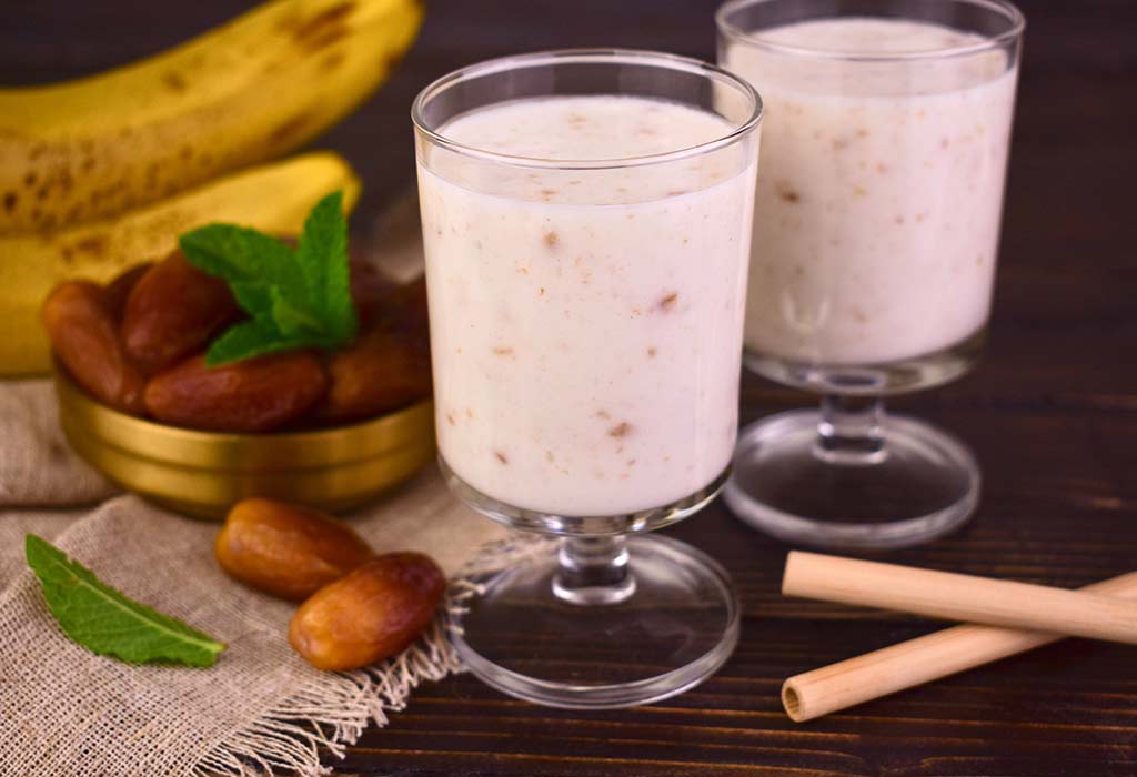 Almond and Date Smoothie