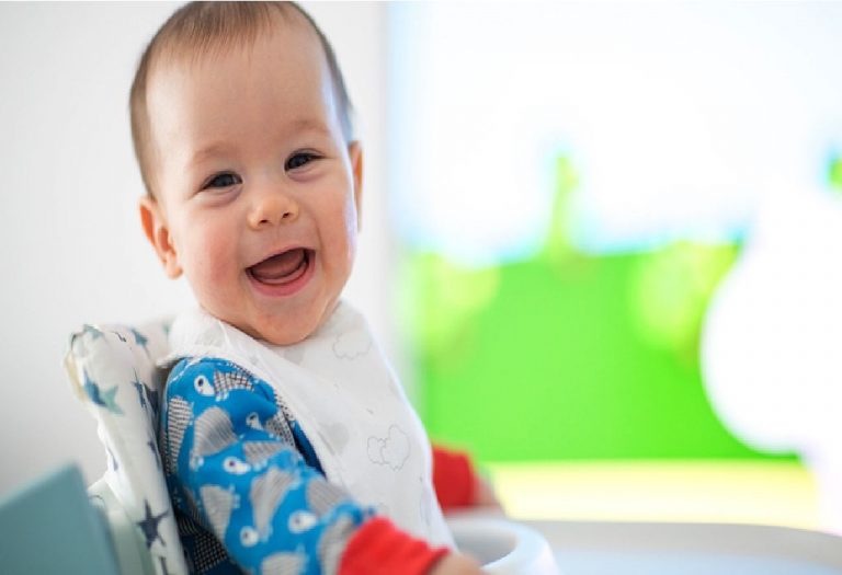 11 Excellent Tricks To Make Babies Enjoy Their Food, Without Turning On The TV!